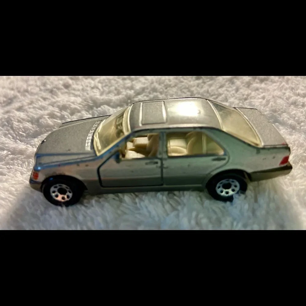 Matchbox Mercedes Benz 600 SEL Gray 1992.